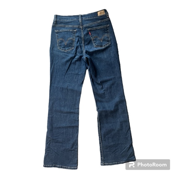 Women’s Levi Strauss Jeans - Picture 2 of 4